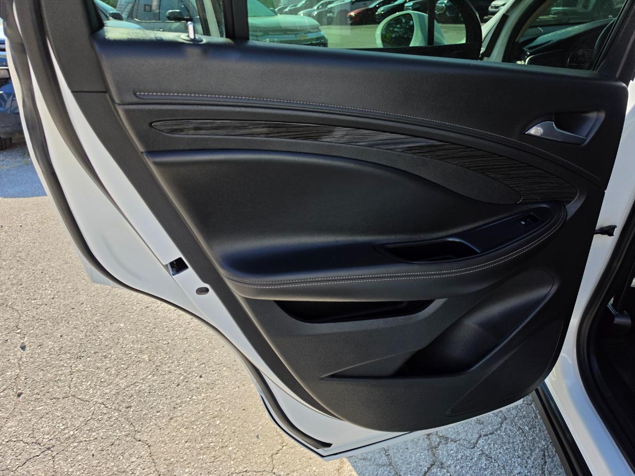 Buick Envision AWD 4dr Essence 2018