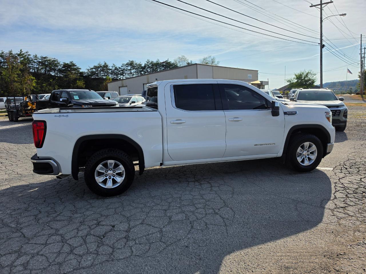 GMC Sierra 1500 4WD Crew Cab 147" SLE 2021