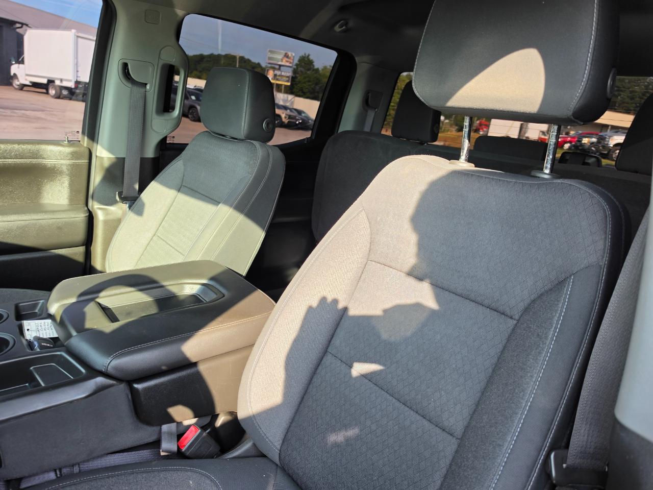 GMC Sierra 1500 4WD Crew Cab 147" SLE 2021