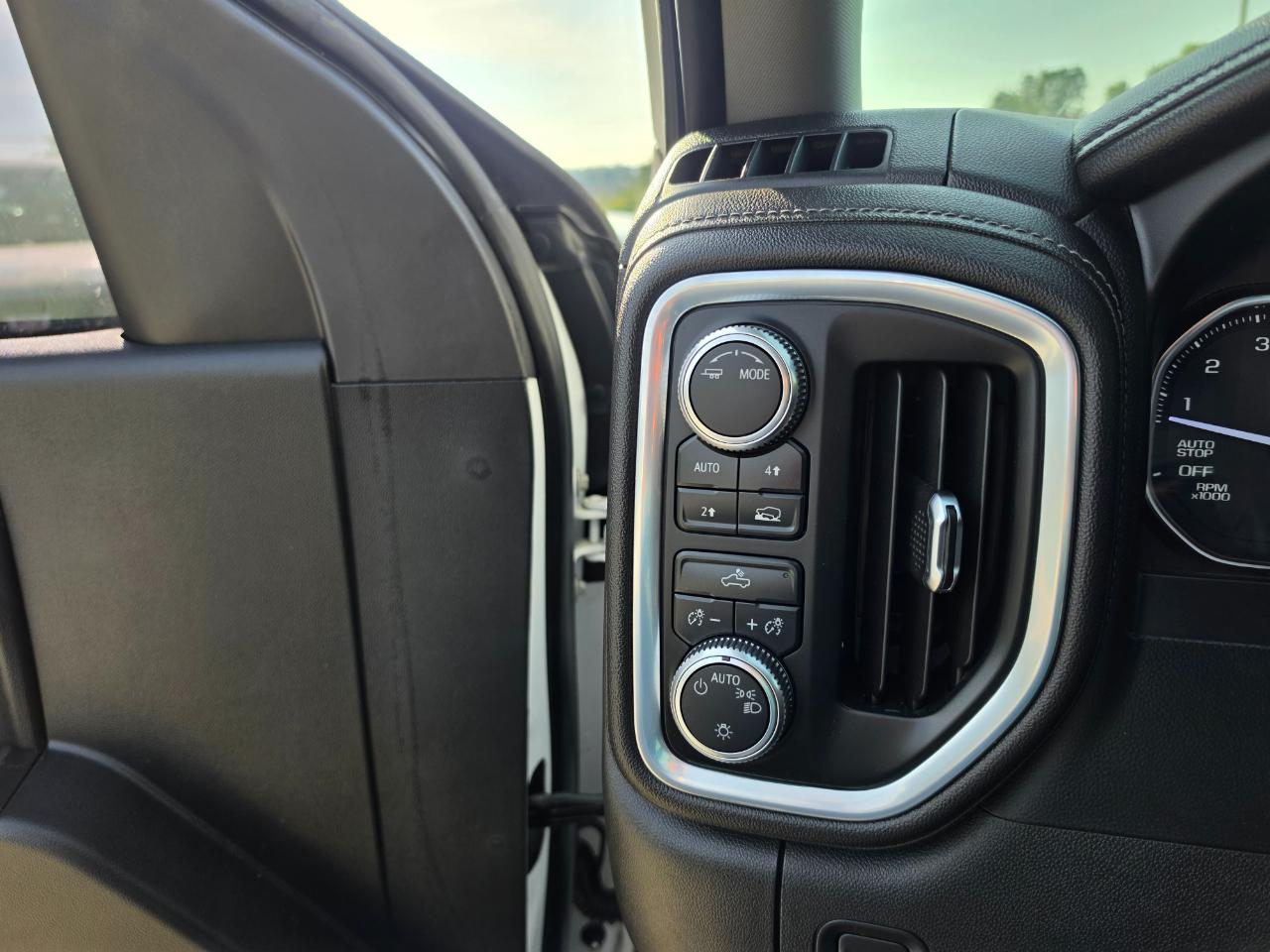 GMC Sierra 1500 4WD Crew Cab 147" SLE 2021