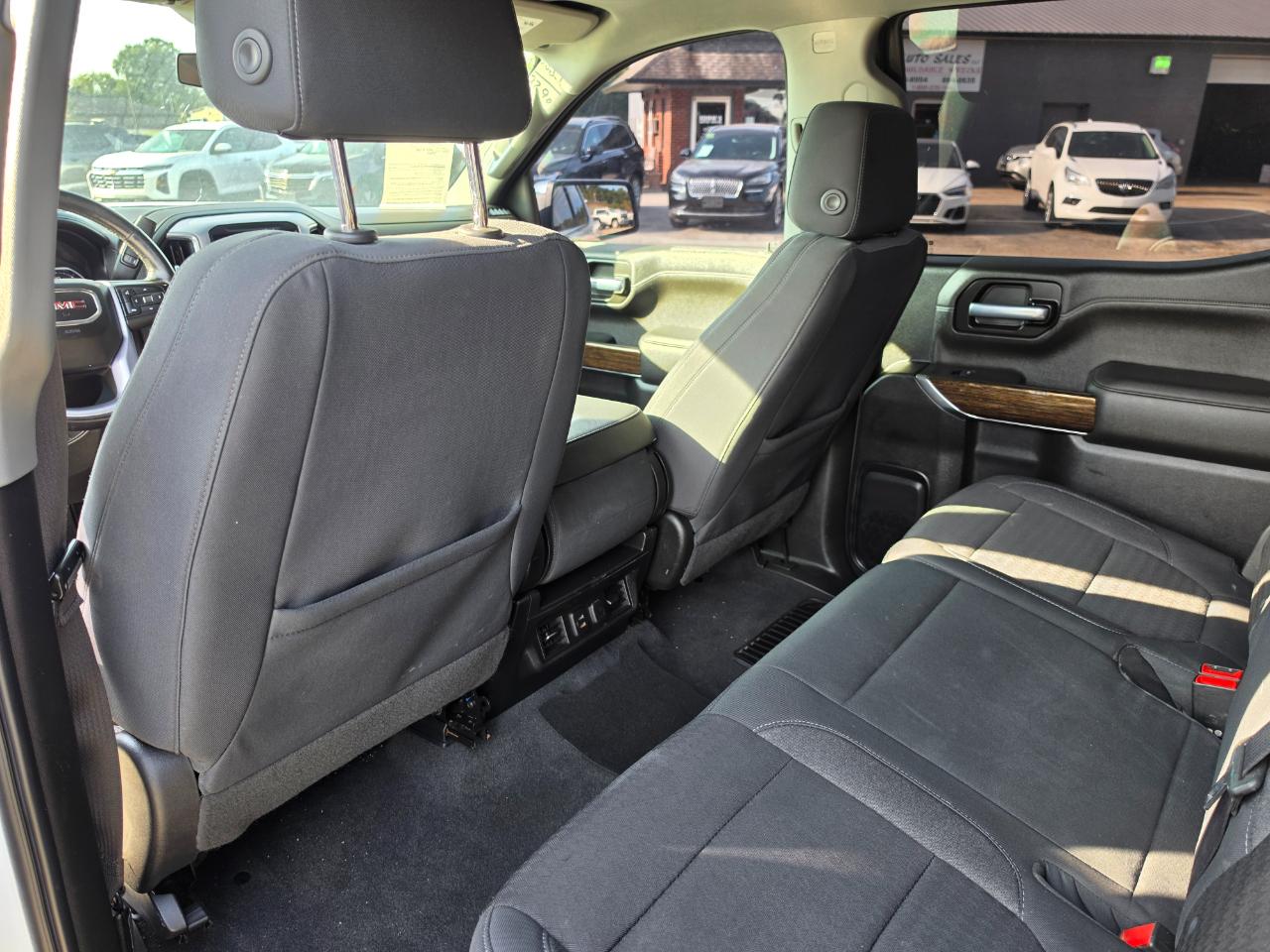 GMC Sierra 1500 4WD Crew Cab 147" SLE 2021