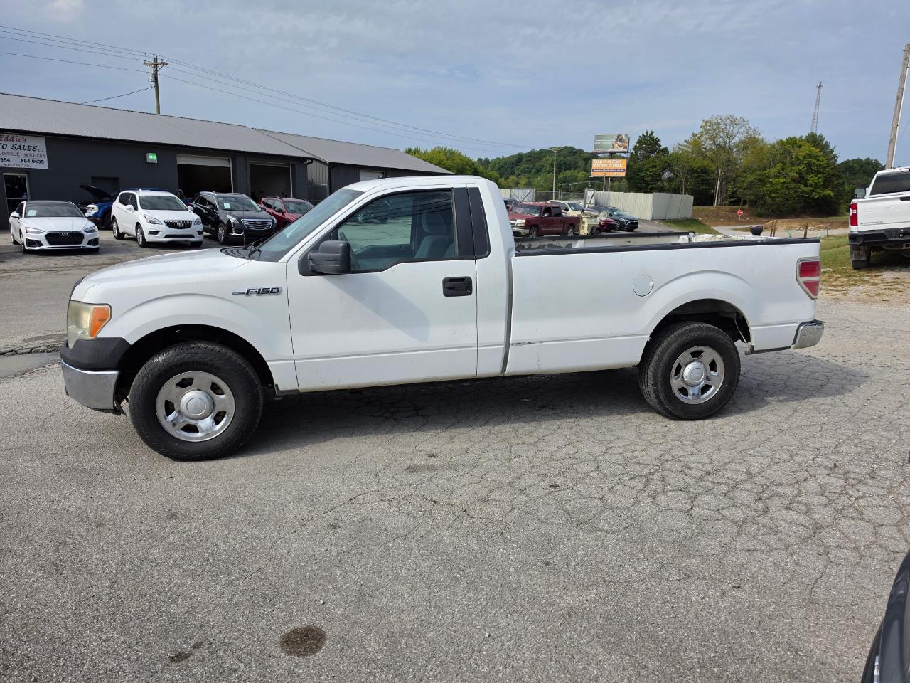 Ford F-150 2WD Reg Cab 126" XLT 2011