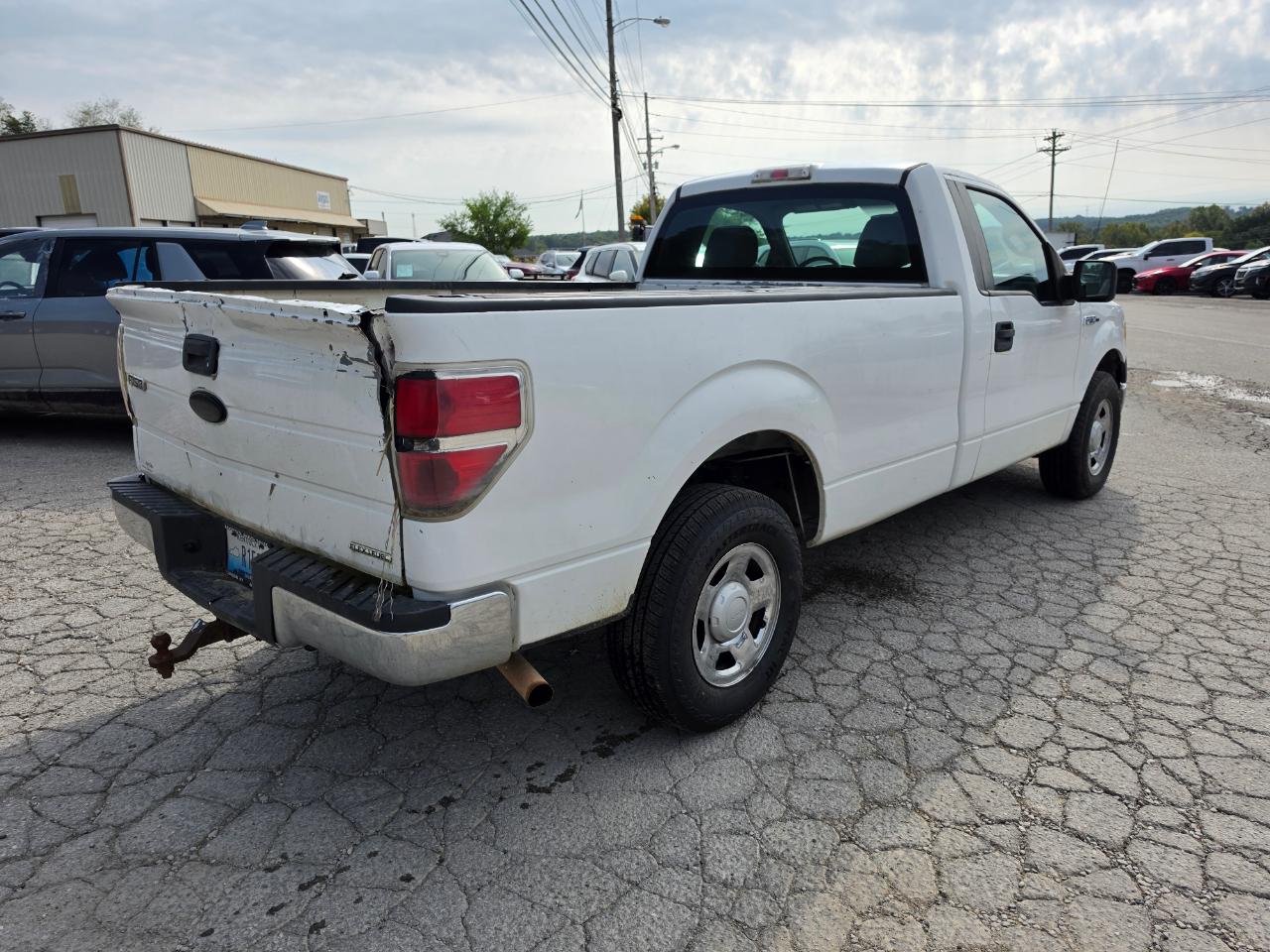 Ford F-150 2WD Reg Cab 126" XLT 2011