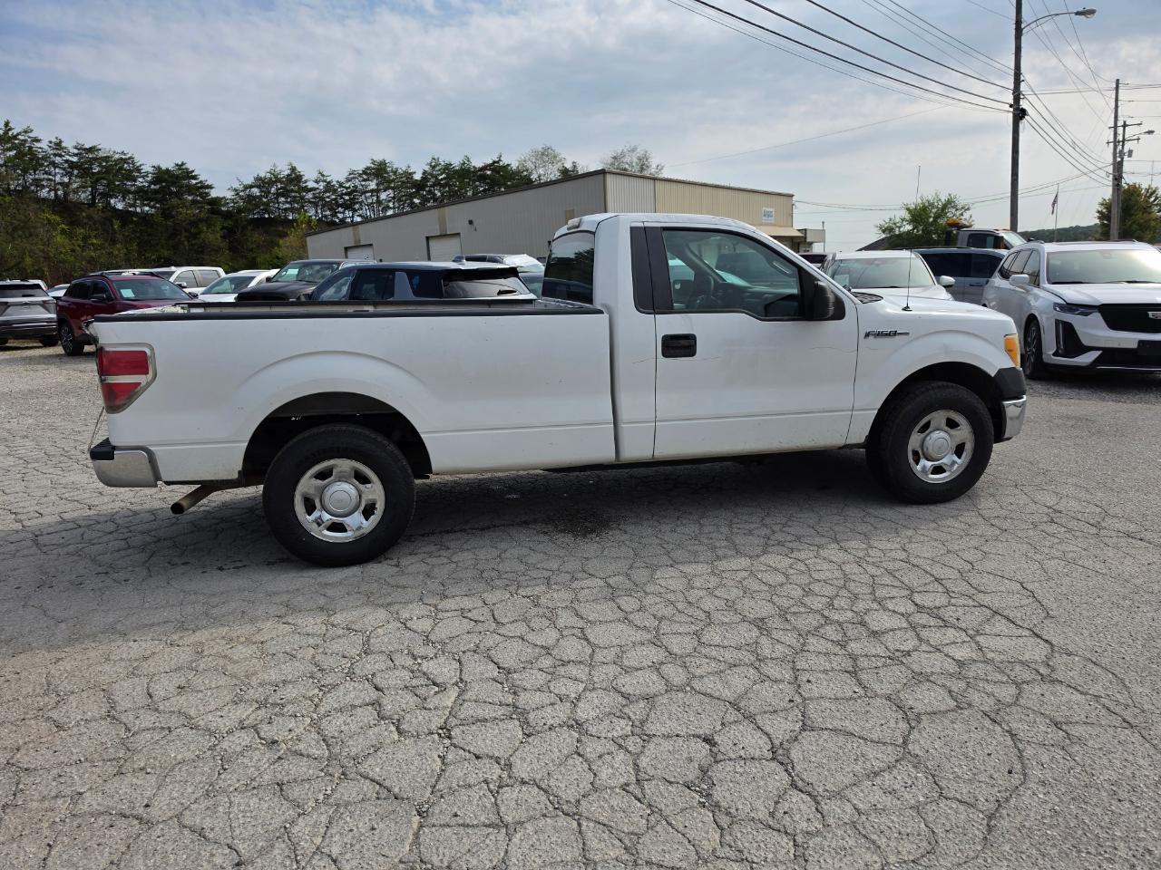 Ford F-150 2WD Reg Cab 126" XLT 2011