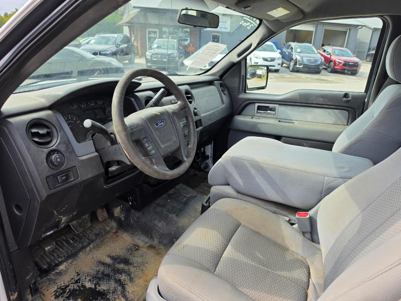Ford F-150 2WD Reg Cab 126" XLT 2011
