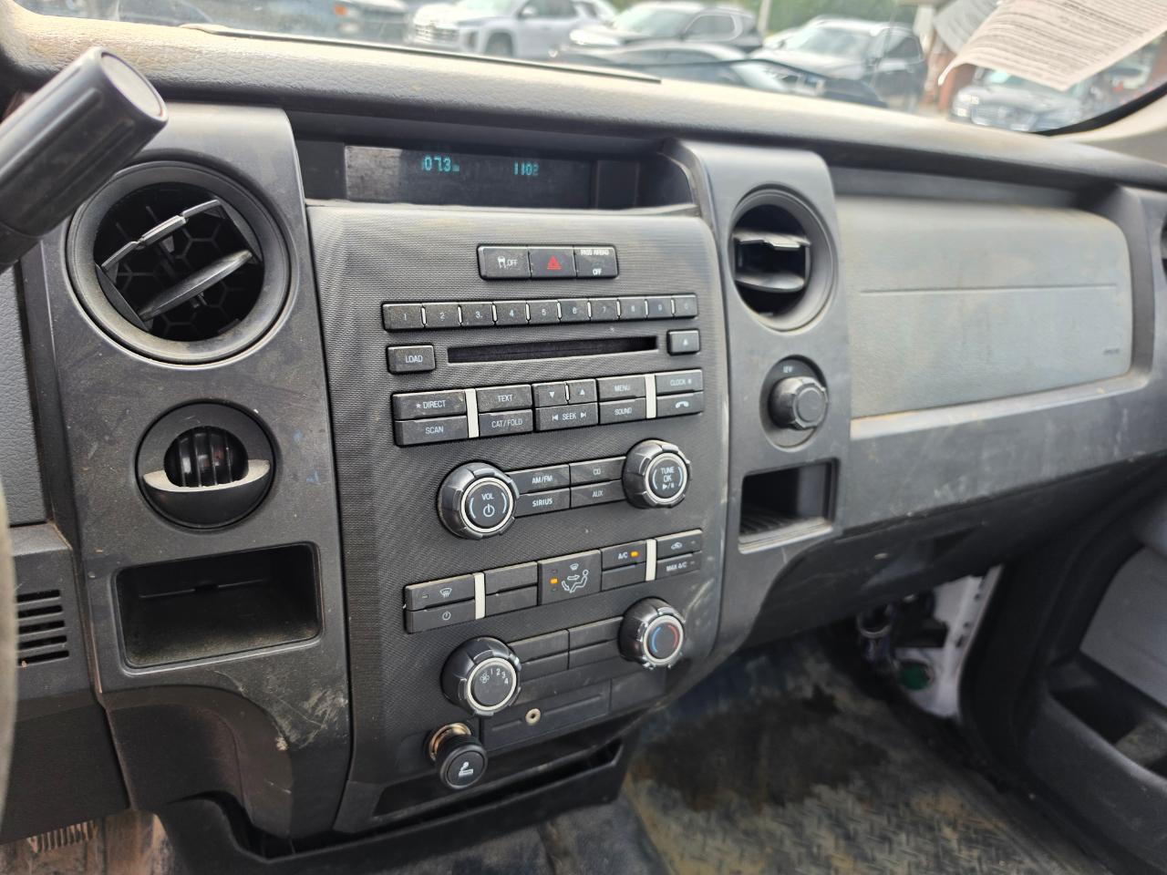 Ford F-150 2WD Reg Cab 126" XLT 2011