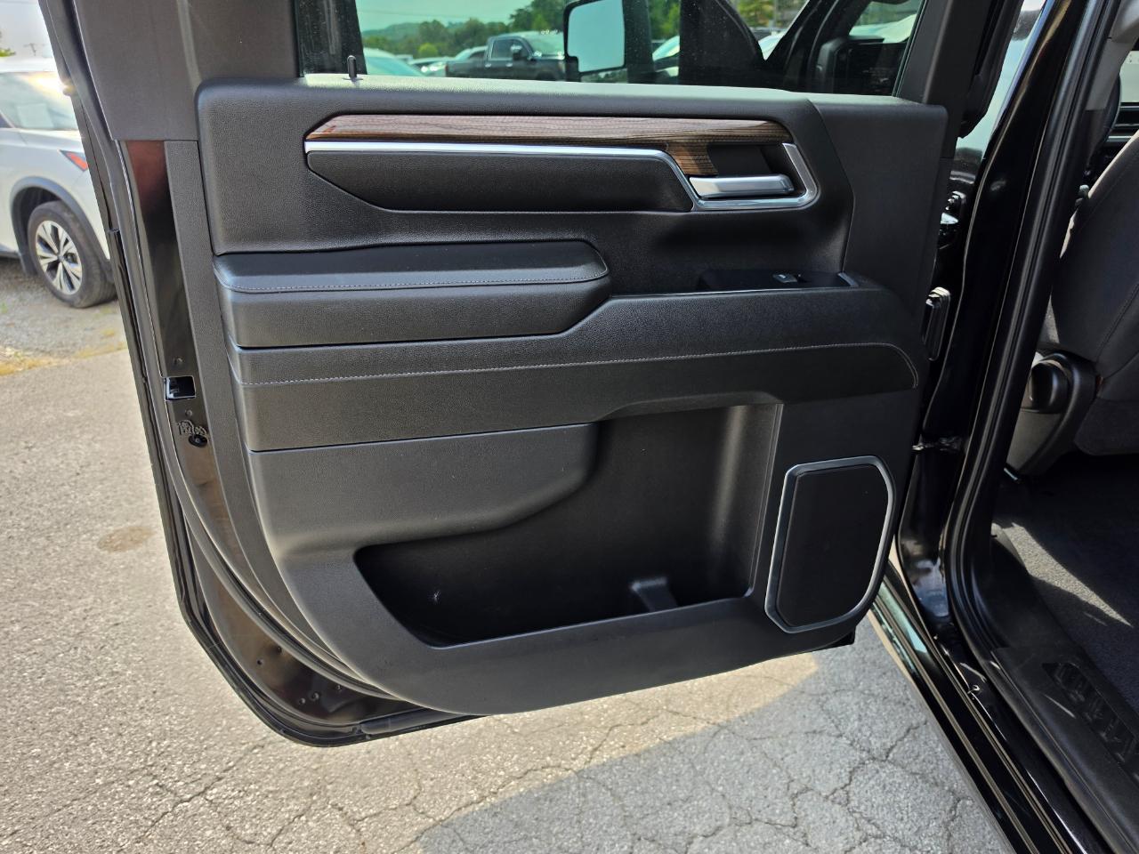 Chevrolet Silverado 3500HD 4WD Crew Cab 159" LT 2024
