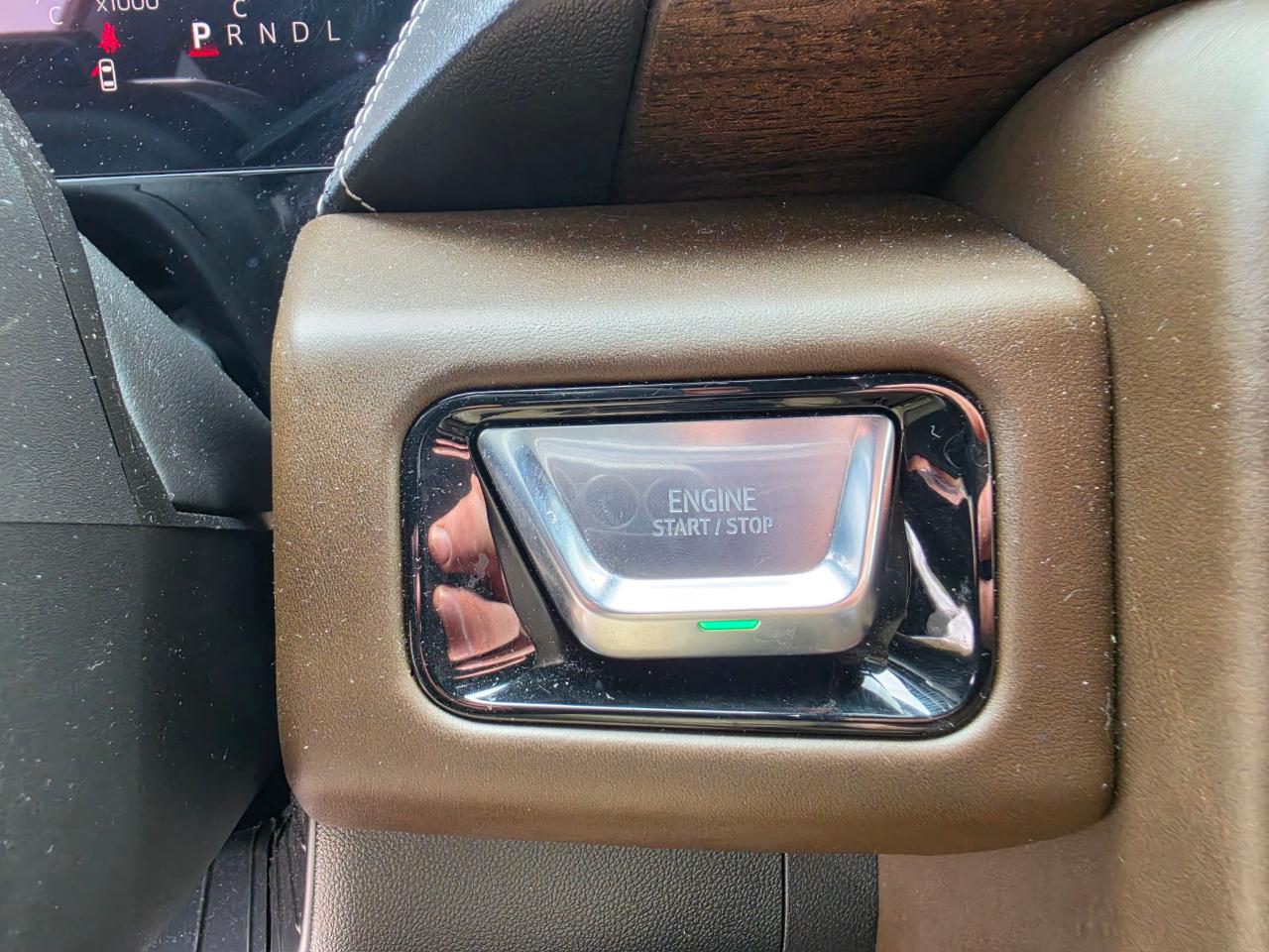 GMC Yukon 4WD 4dr Denali Ultimate 2025