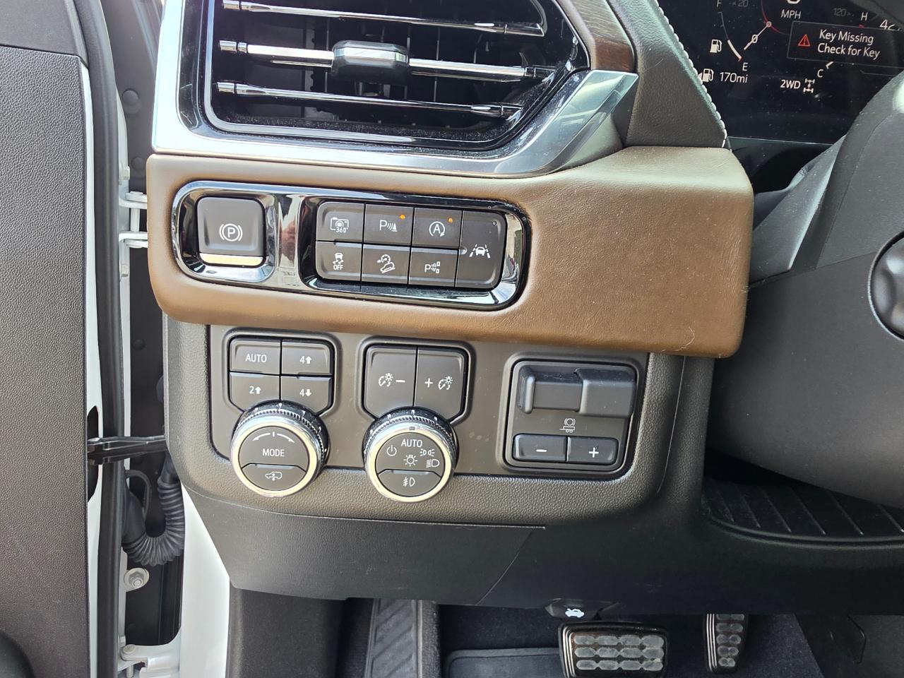 GMC Yukon 4WD 4dr Denali Ultimate 2025