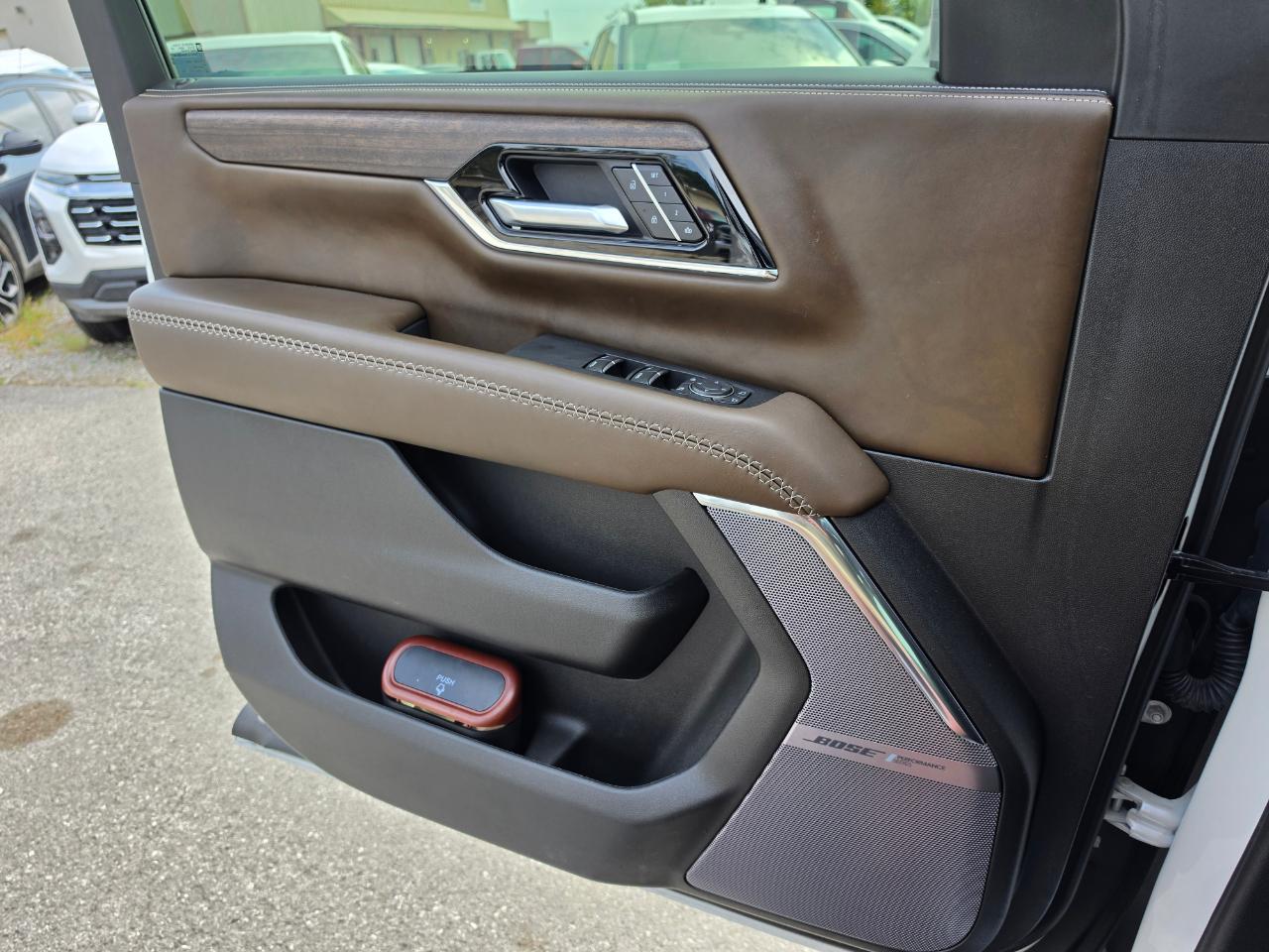 GMC Yukon 4WD 4dr Denali Ultimate 2025