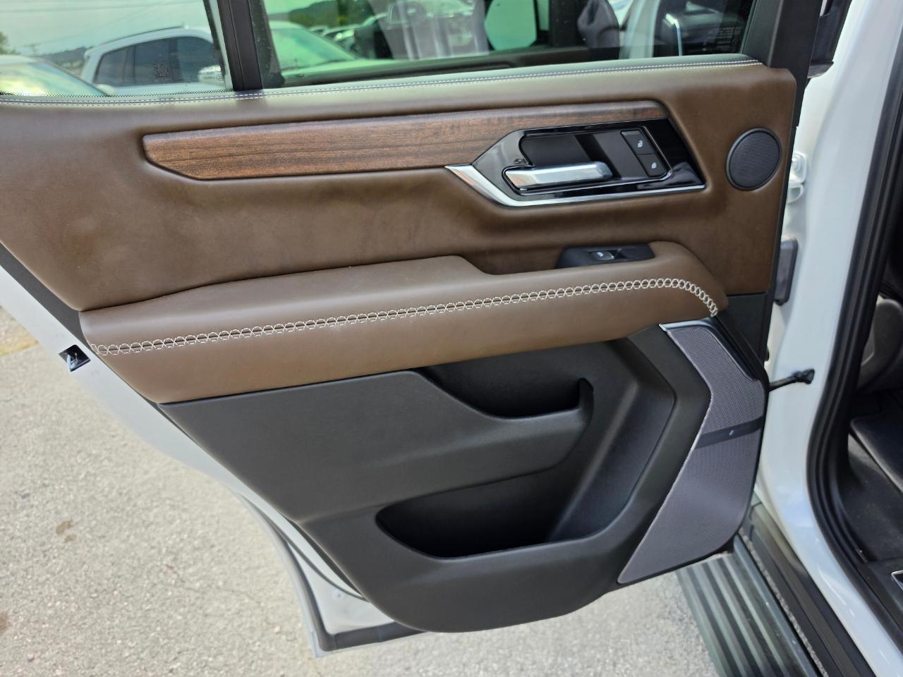 GMC Yukon 4WD 4dr Denali Ultimate 2025