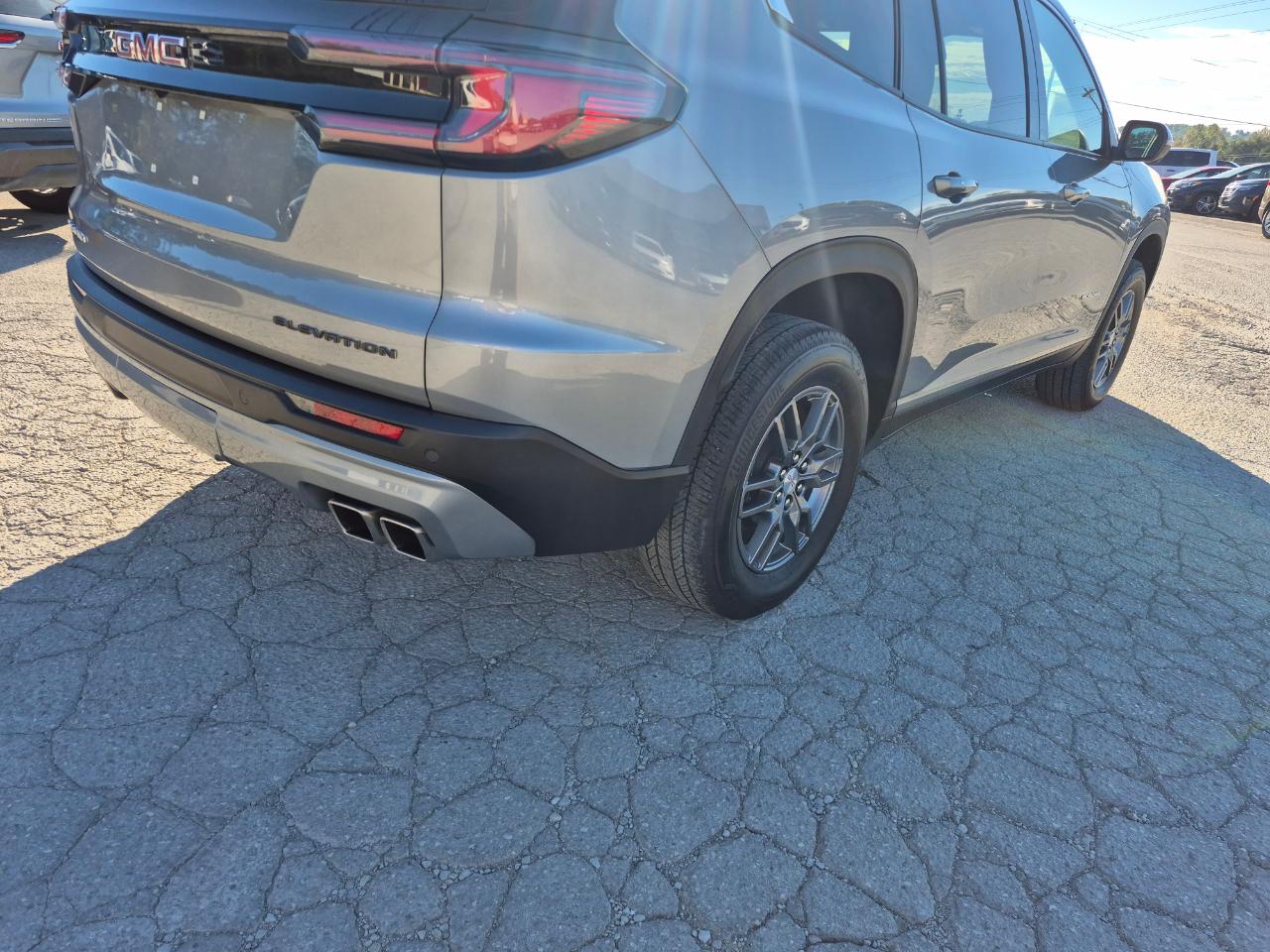 GMC Acadia FWD 4dr Elevation 2025