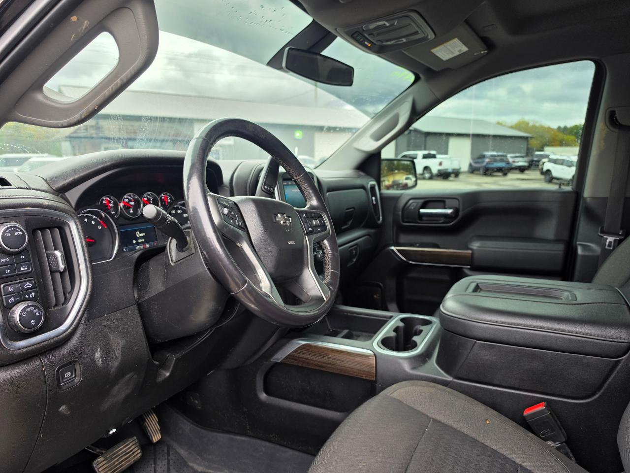Chevrolet Silverado 1500 4WD Crew Cab 147" RST 2021