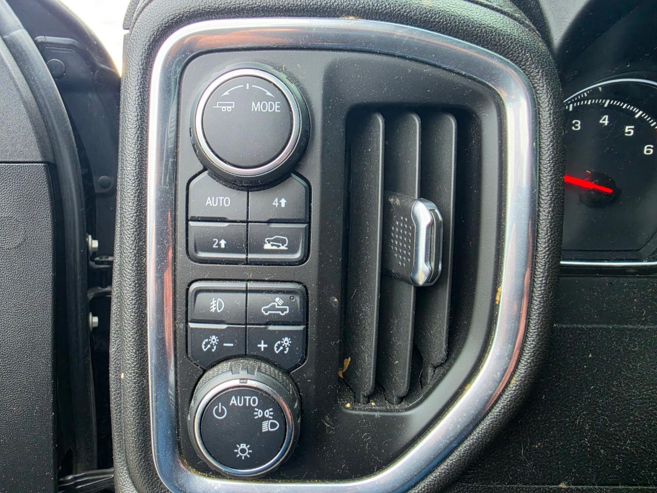 Chevrolet Silverado 1500 4WD Crew Cab 147" RST 2021