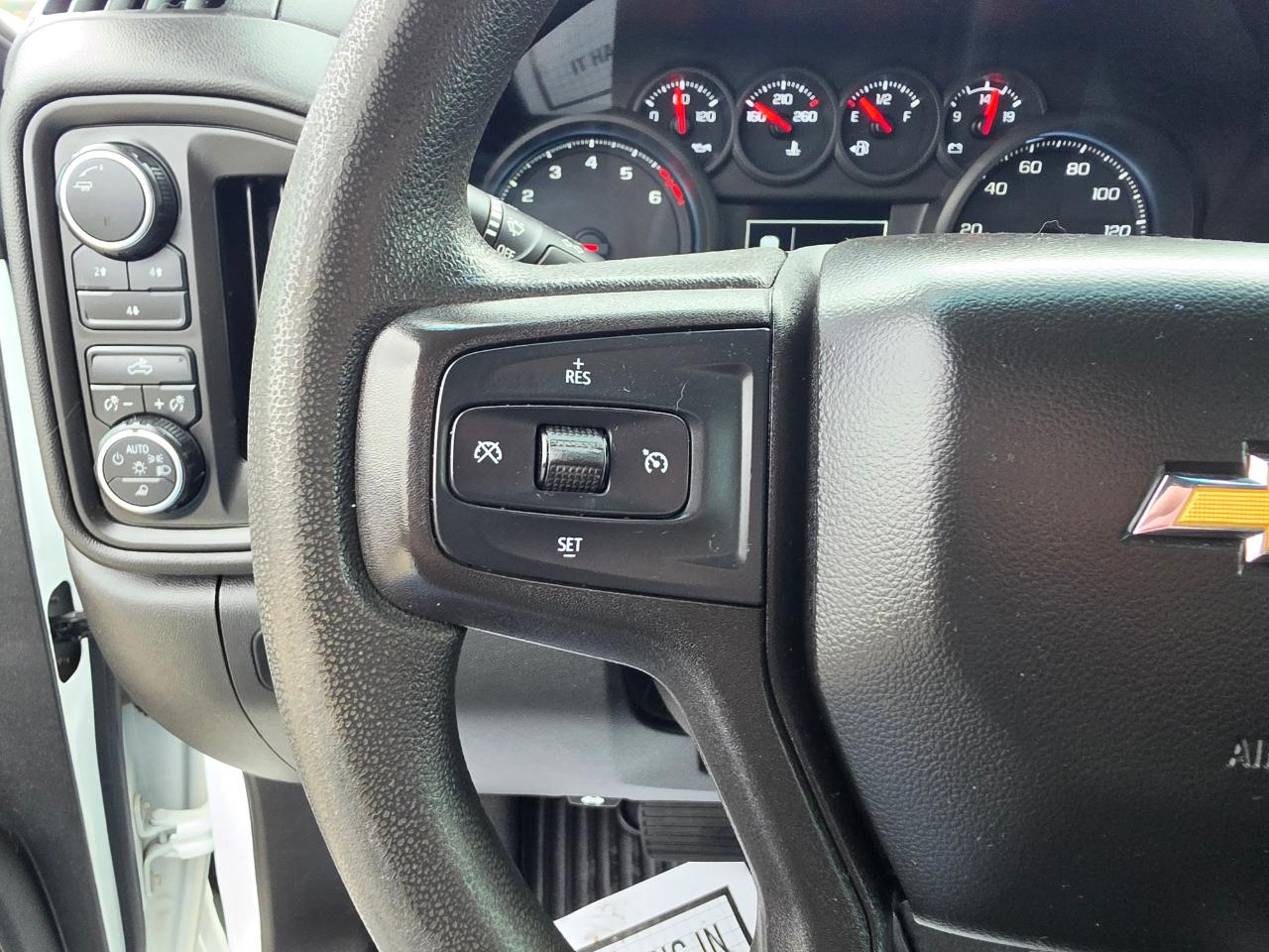 Chevrolet Silverado 2500HD 4WD Crew Cab 159" Custom 2020