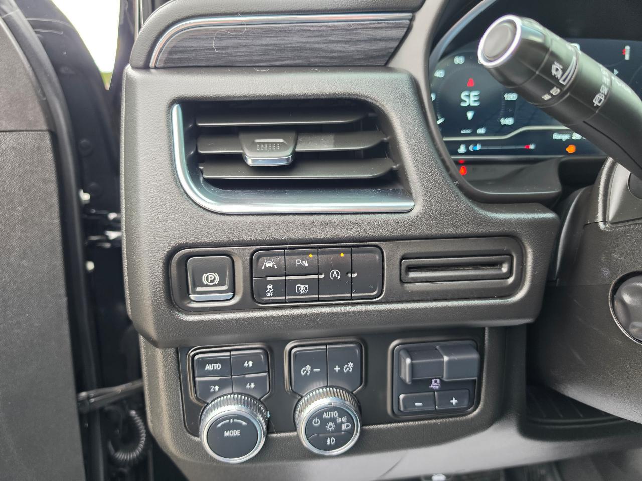 GMC Yukon 4WD 4dr SLT 2024