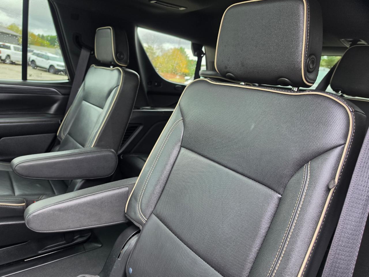 GMC Yukon 4WD 4dr SLT 2024