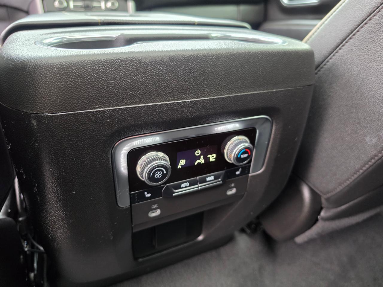 GMC Yukon 4WD 4dr SLT 2024