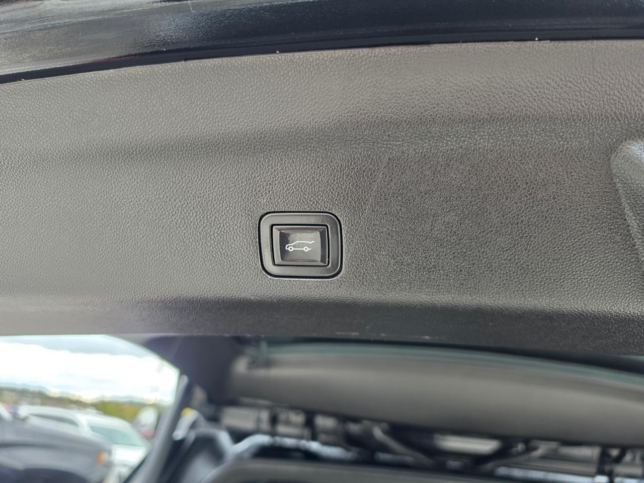 GMC Yukon 4WD 4dr SLT 2024