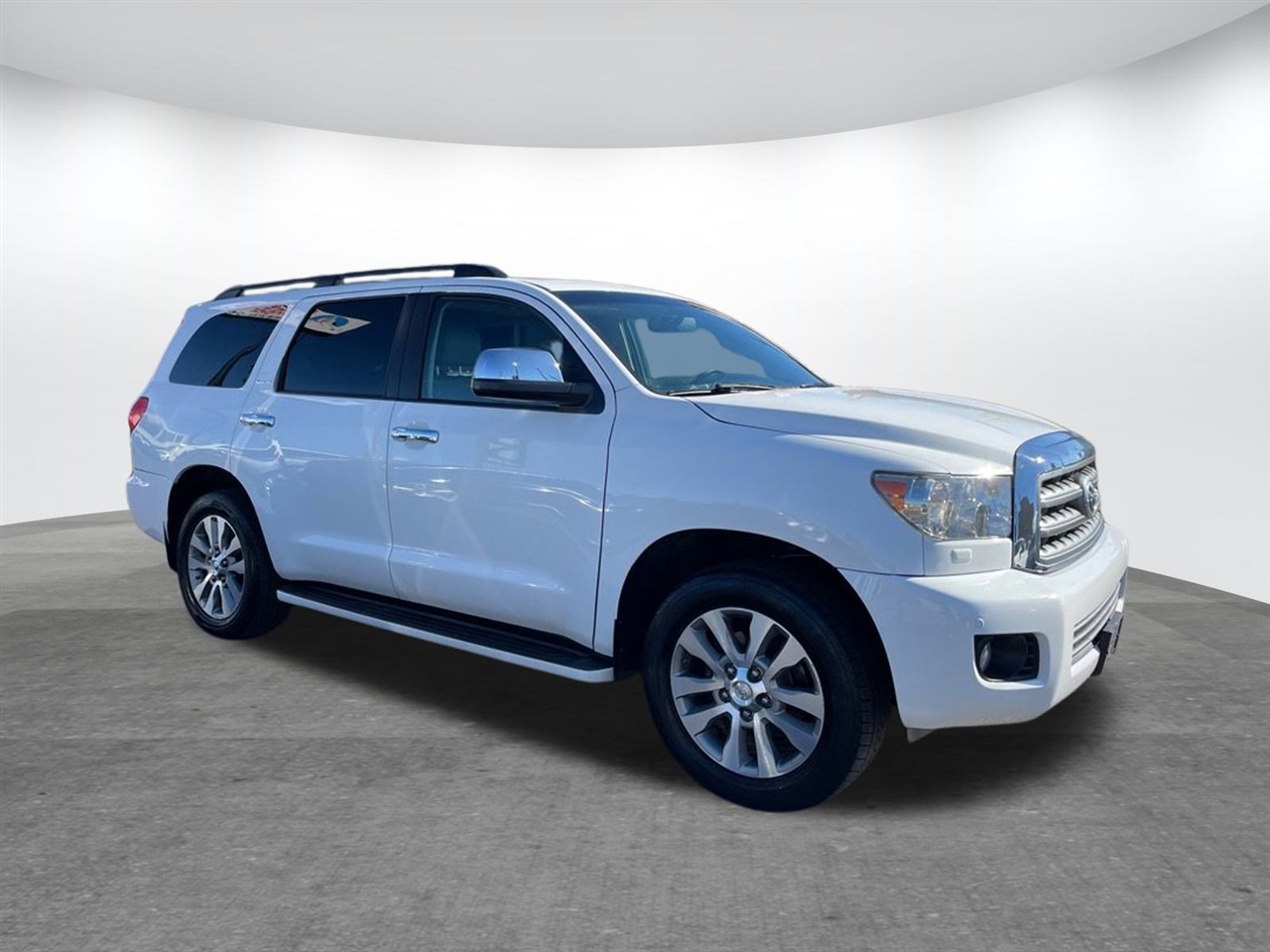 2015 Toyota Sequoia Limited's photo