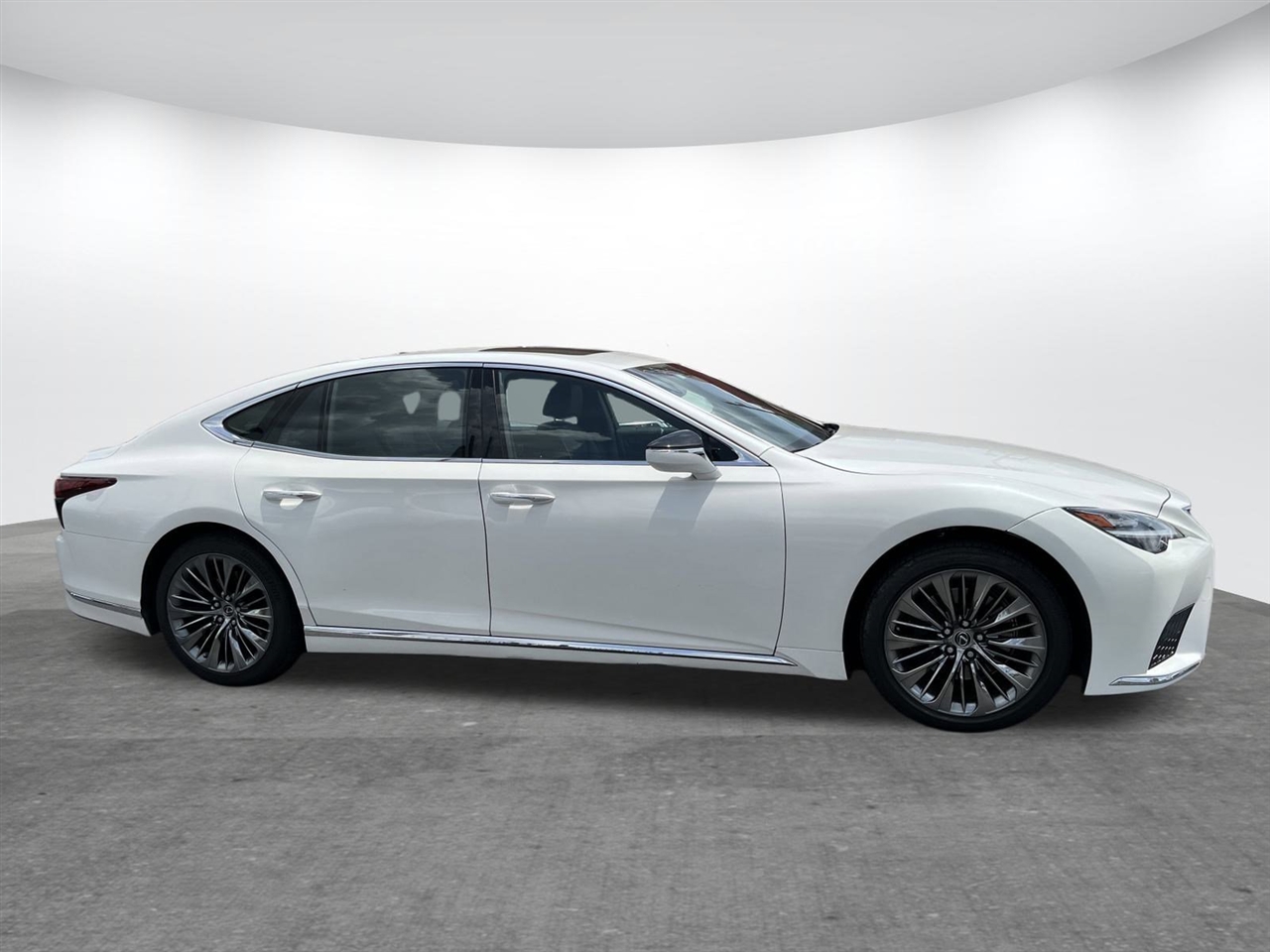 Lexus LS  2022