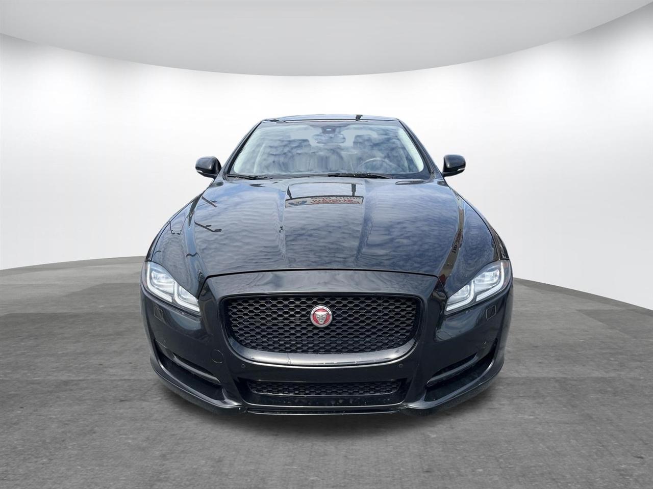 Jaguar XJ  2017