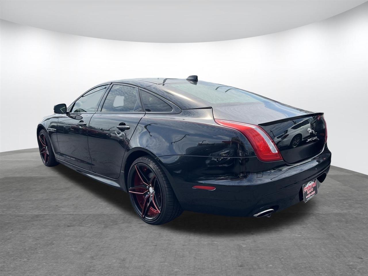Jaguar XJ  2017