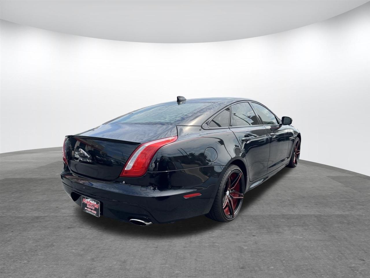 Jaguar XJ  2017