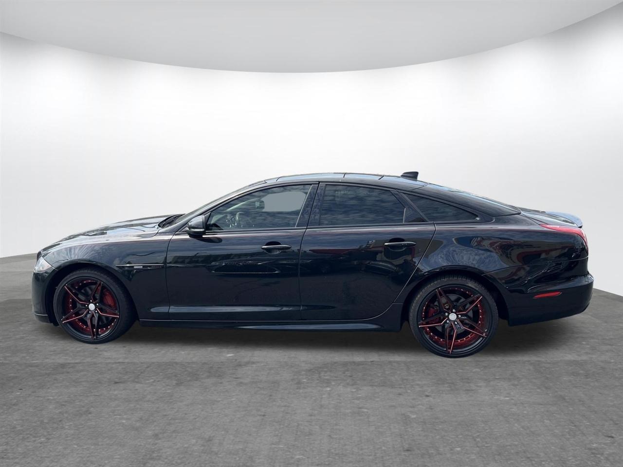 Jaguar XJ  2017