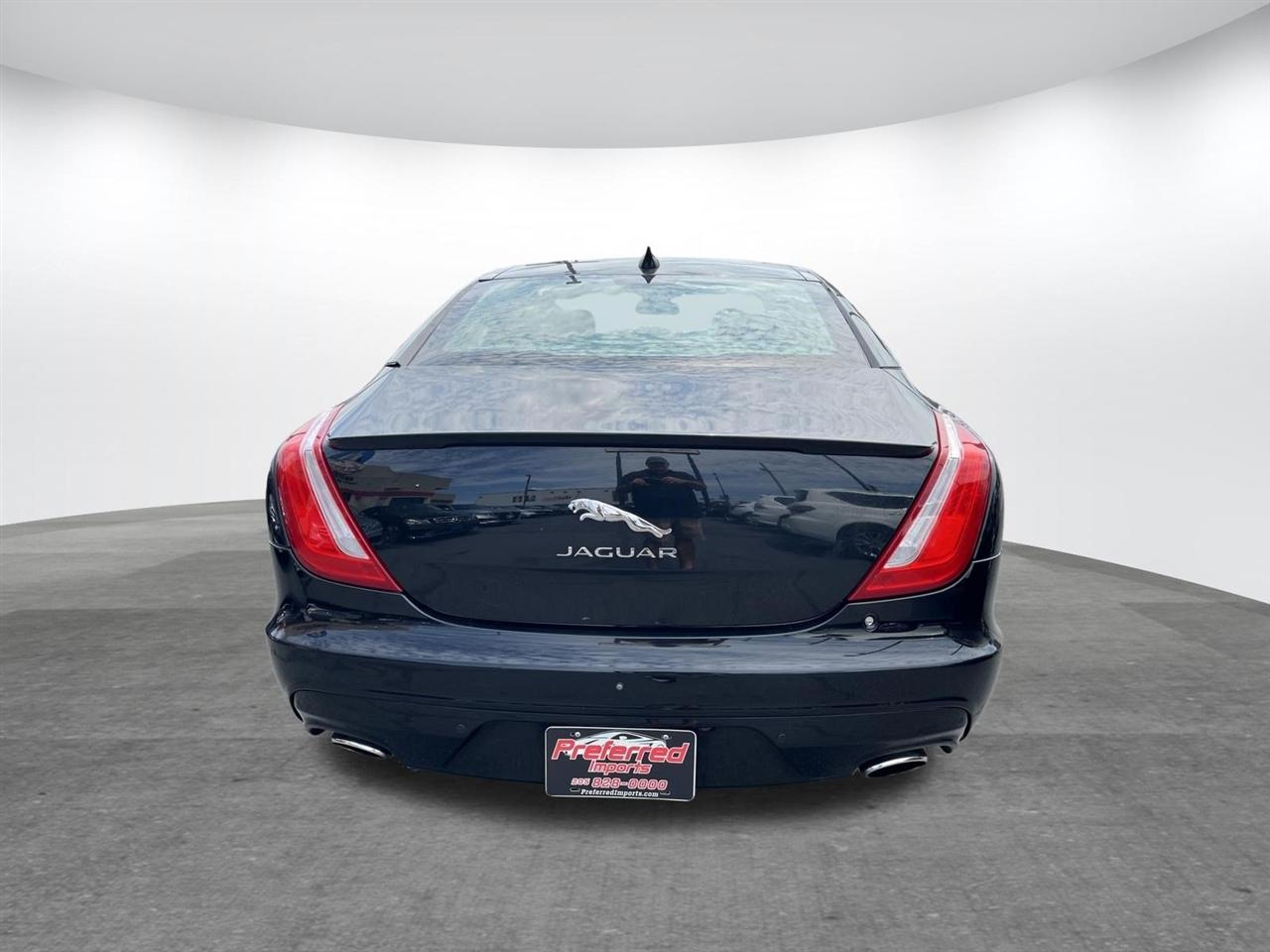 Jaguar XJ  2017