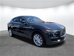 2022 Maserati Levante  2022 Maserati Levante