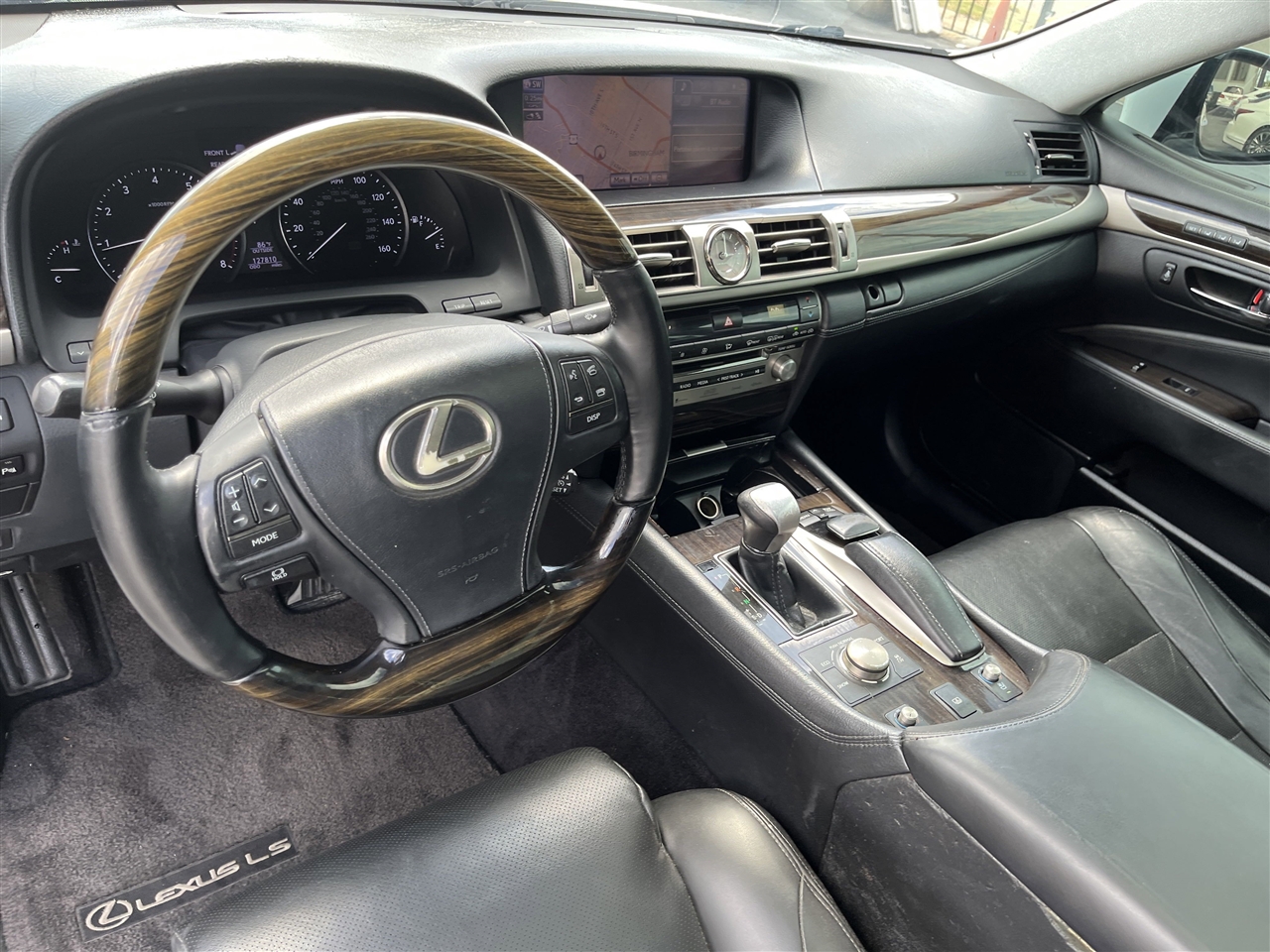 Lexus LS 460  2013