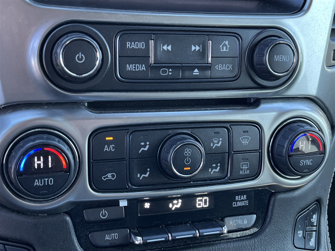 Chevrolet Tahoe  2015