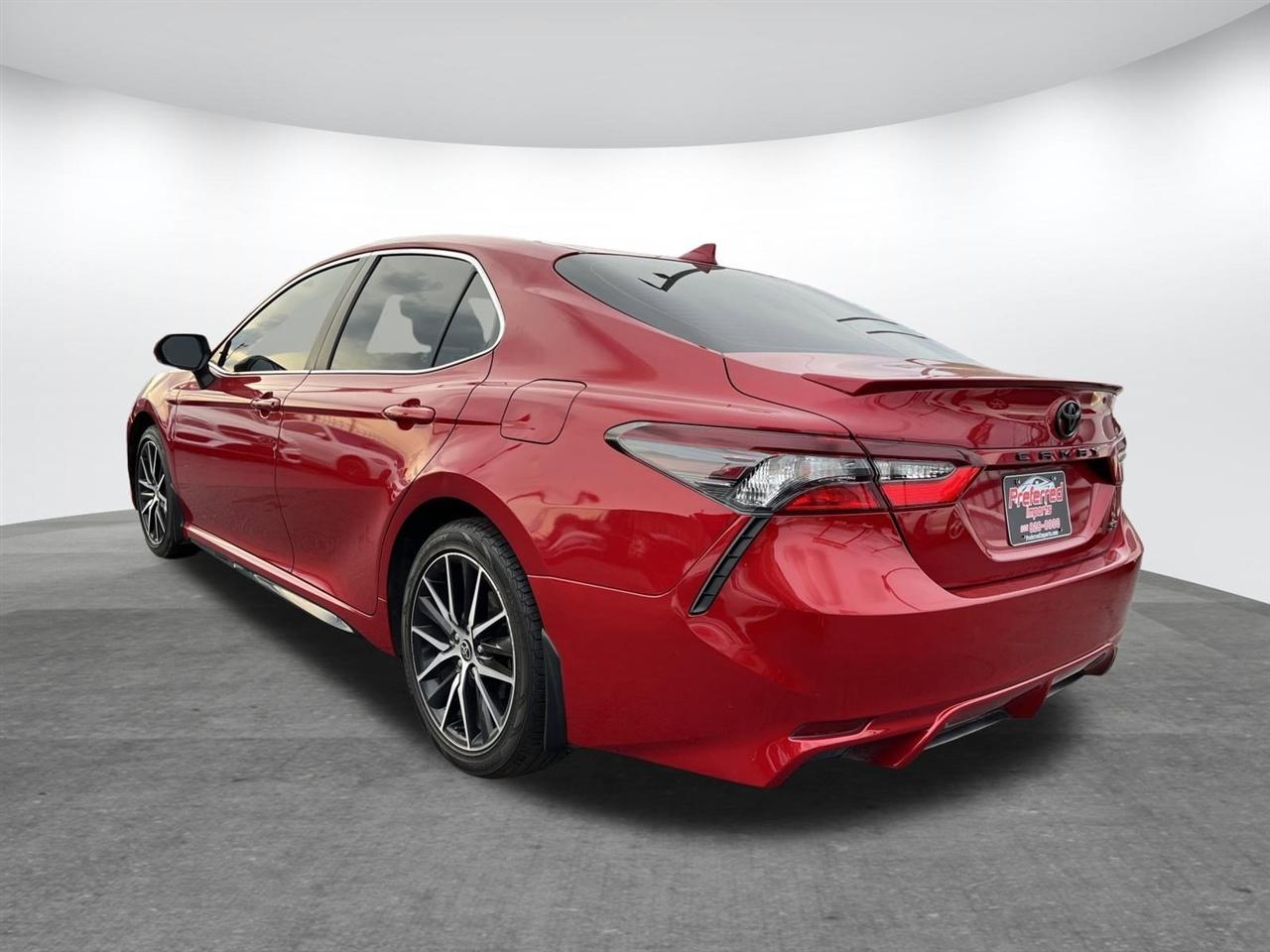 Toyota Camry  2021