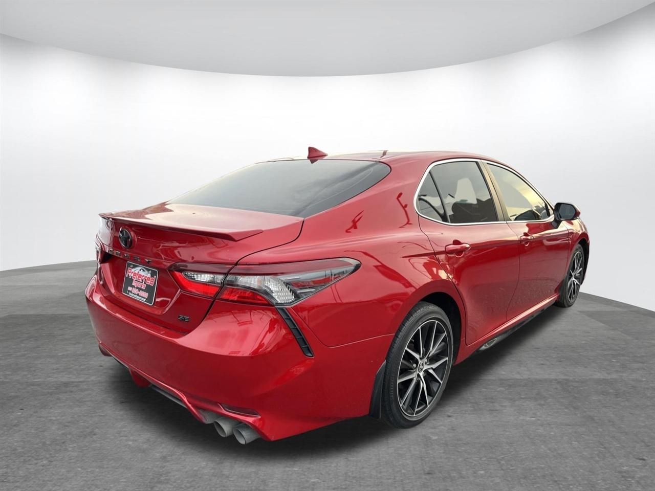 Toyota Camry  2021