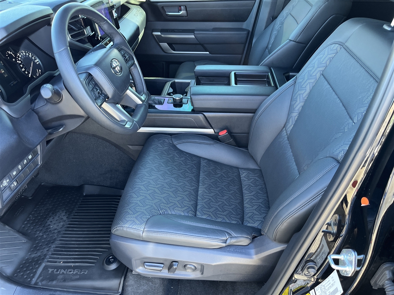 Toyota Tundra 2WD  2025