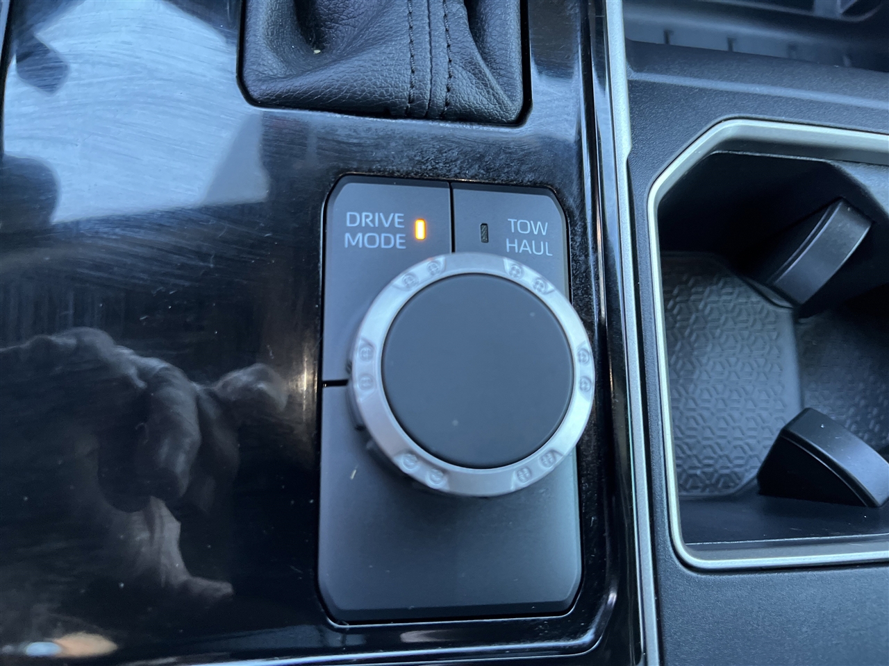 Toyota Tundra 2WD  2025