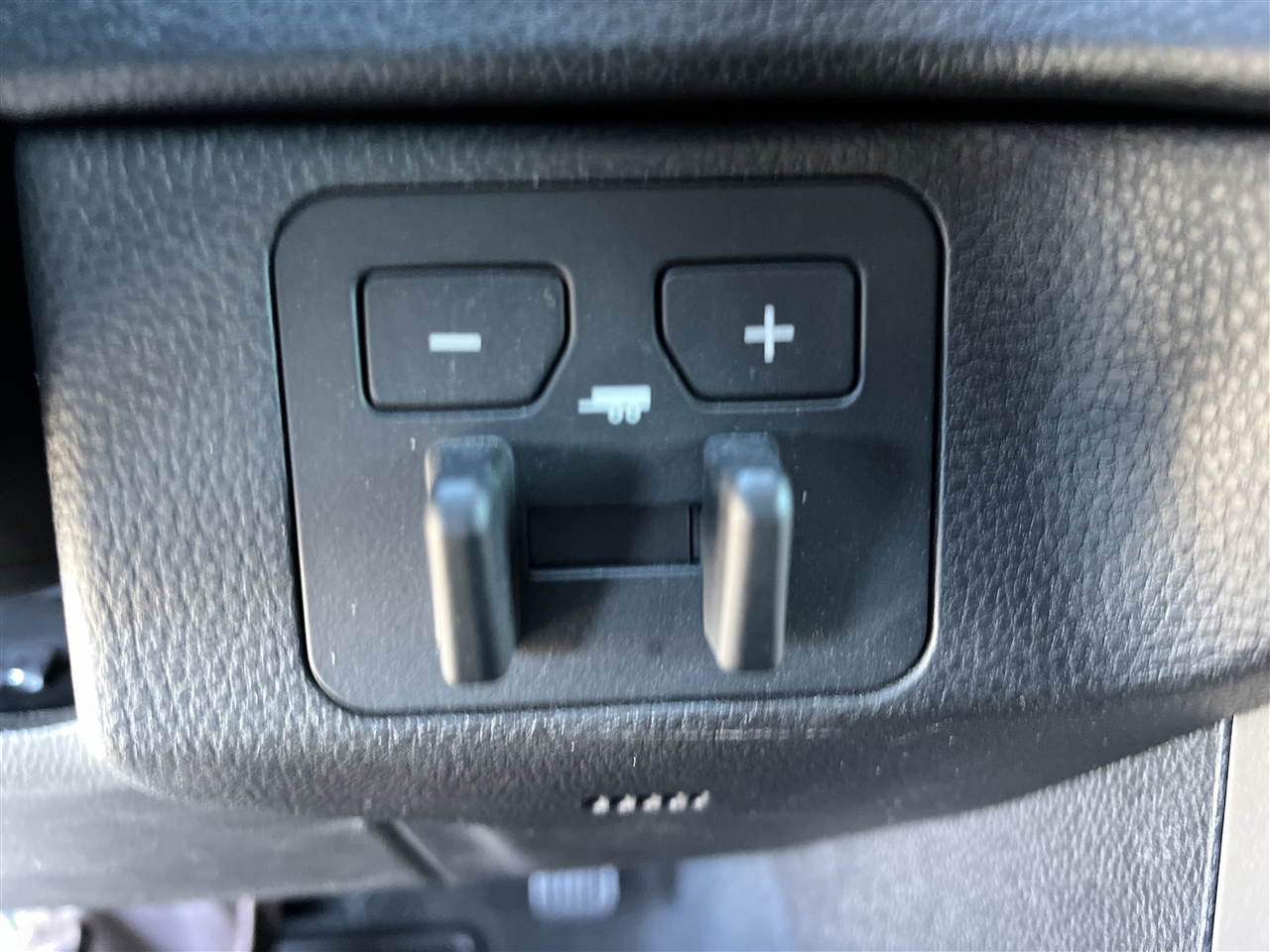 Toyota Tundra 2WD  2025