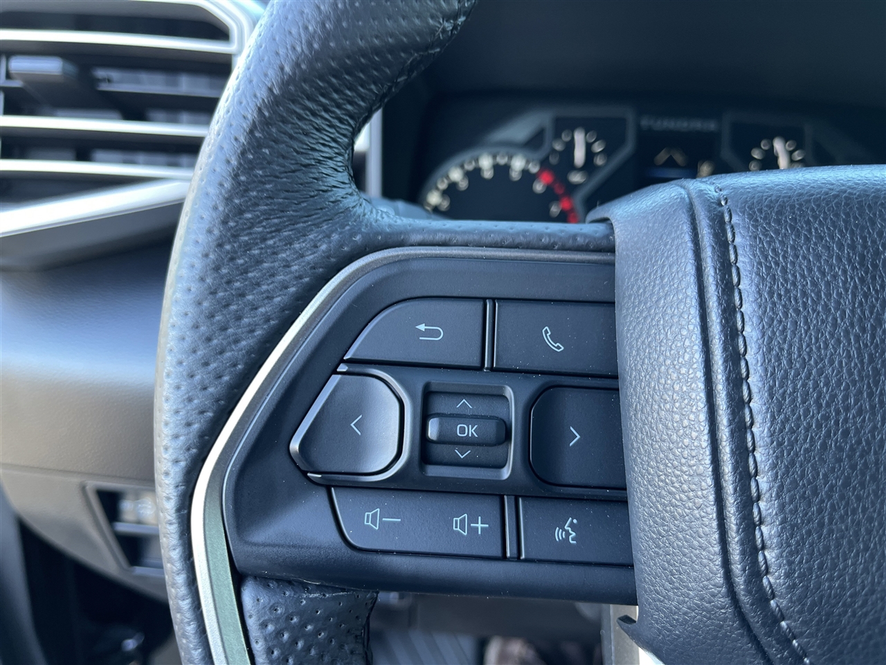 Toyota Tundra 2WD  2025