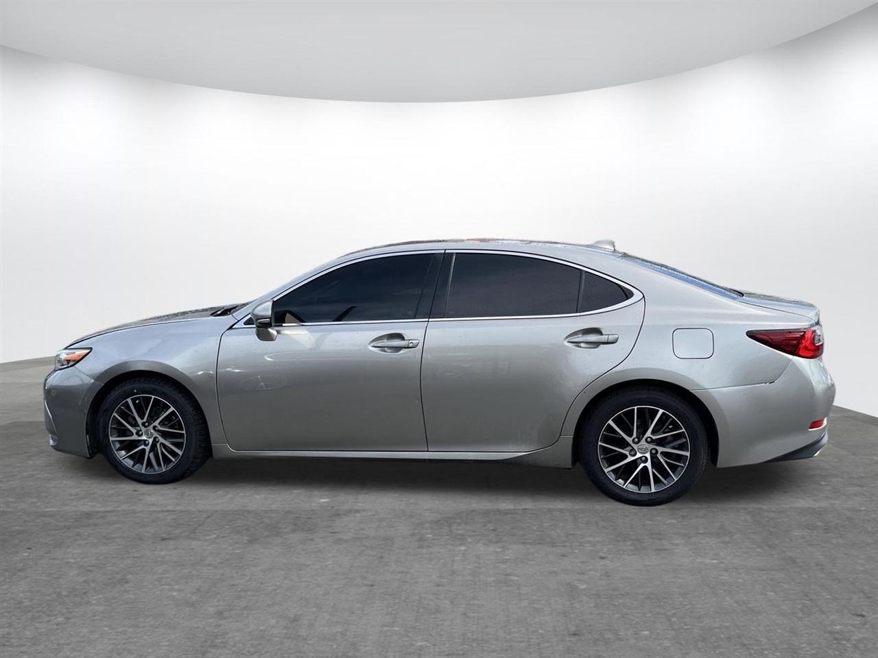 Lexus ES 350  2016