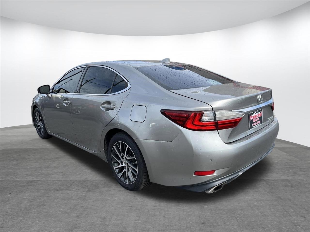 Lexus ES 350  2016