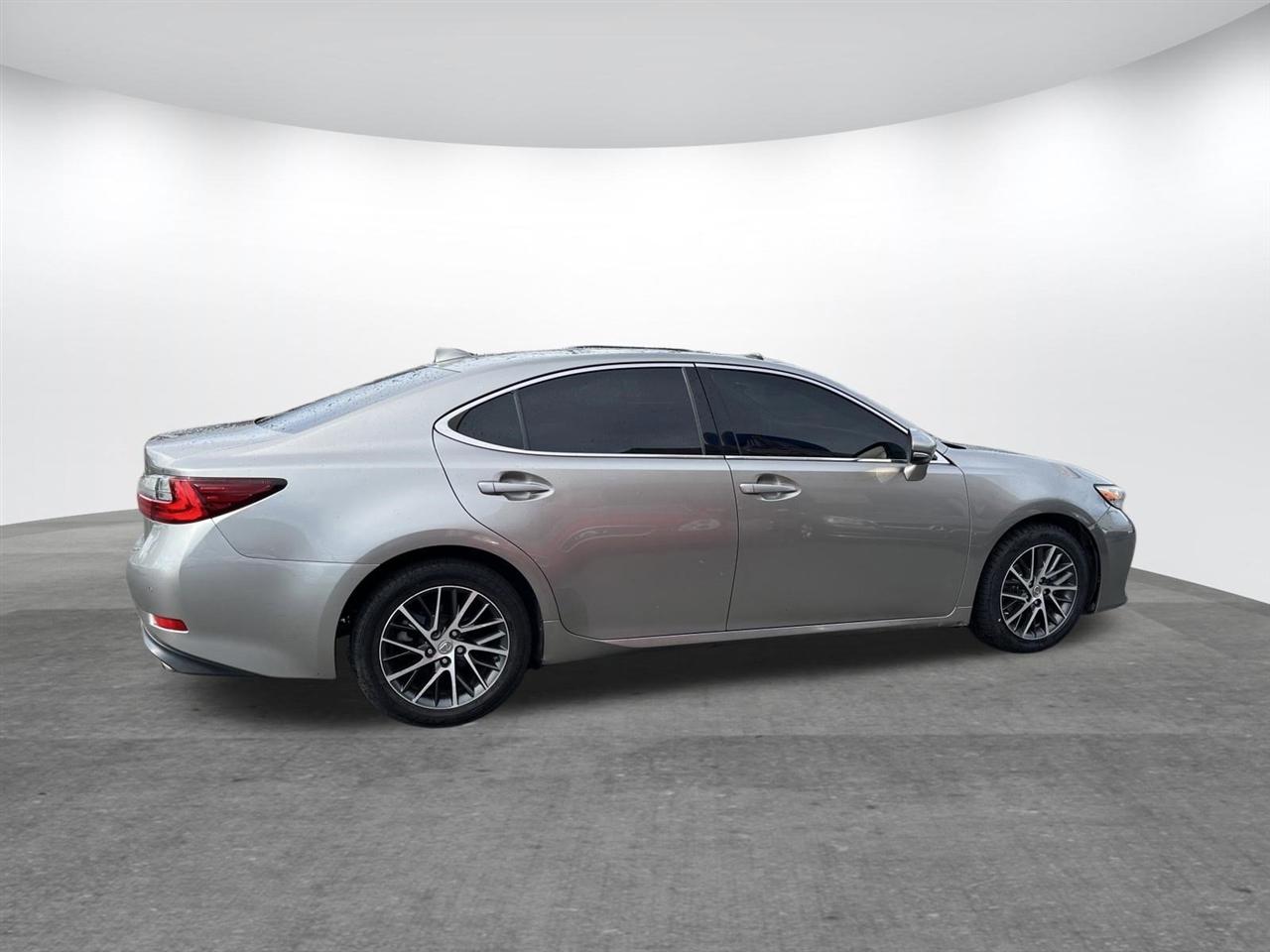Lexus ES 350  2016