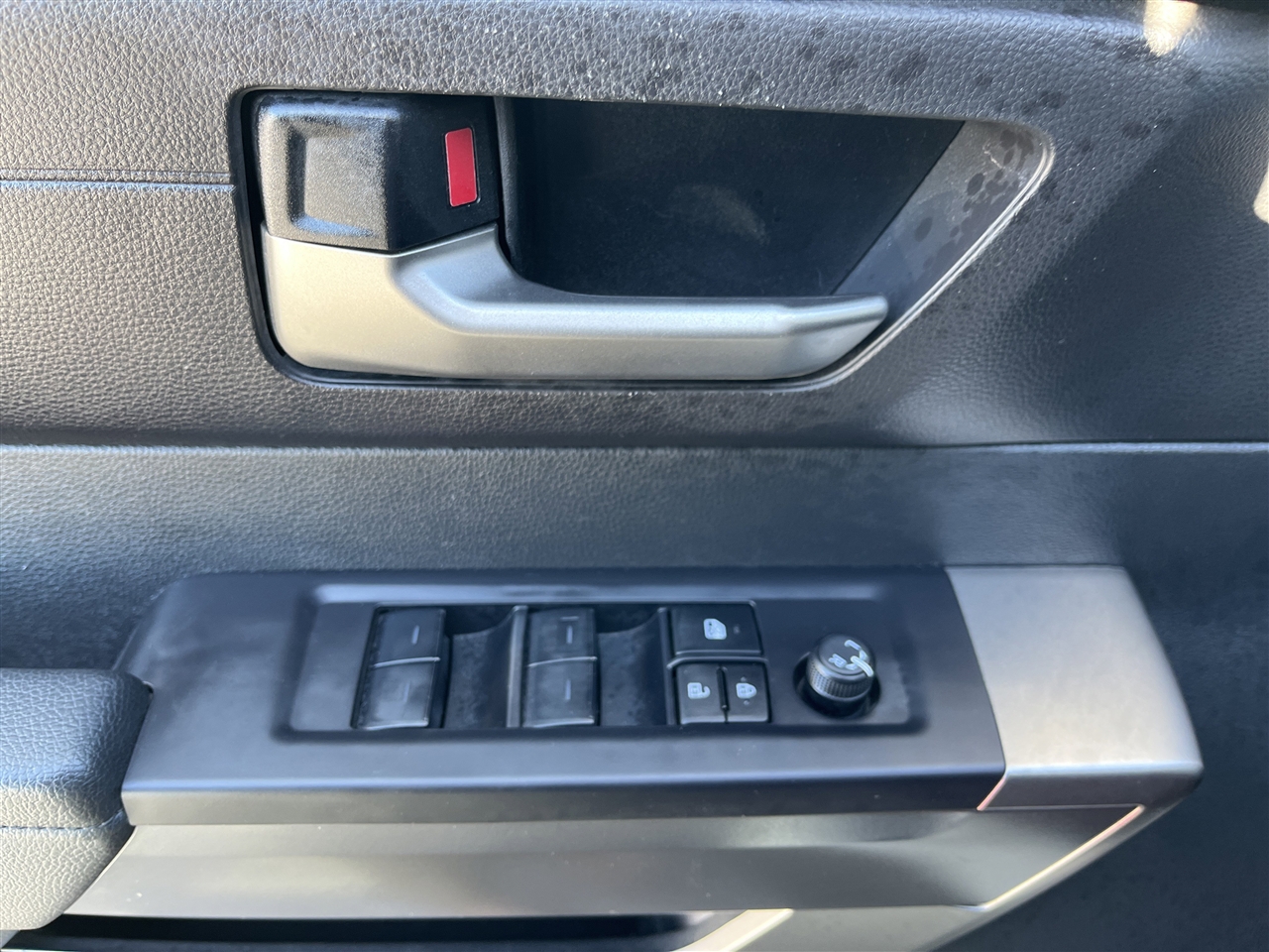 Toyota Tundra 2WD  2024