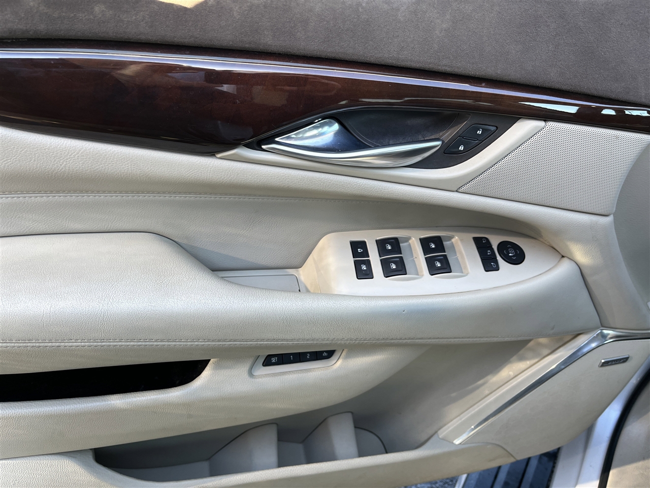 Cadillac Escalade ESV  2016