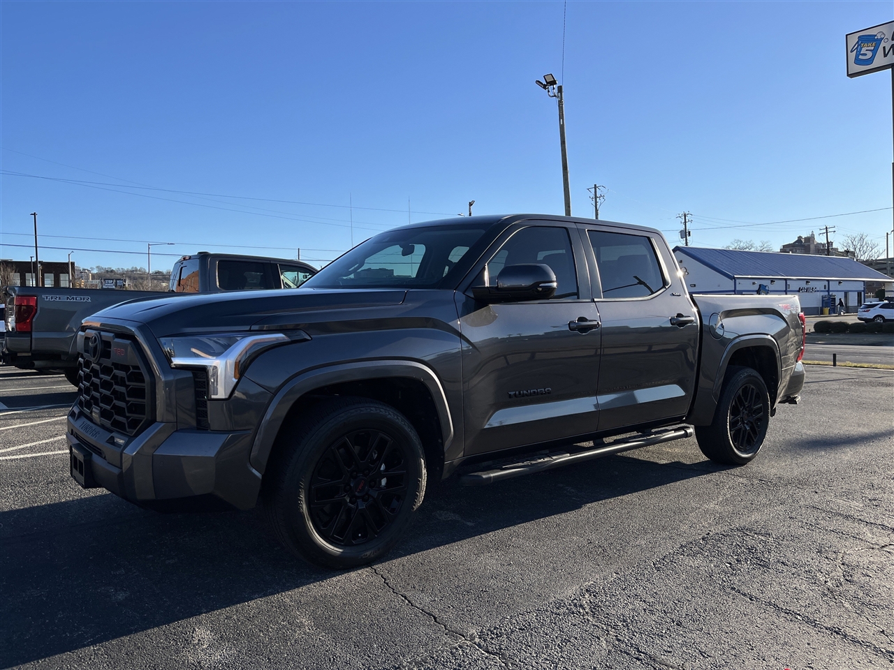 Toyota Tundra 4WD  2024
