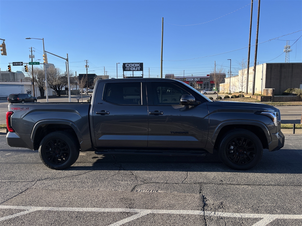 Toyota Tundra 4WD  2024