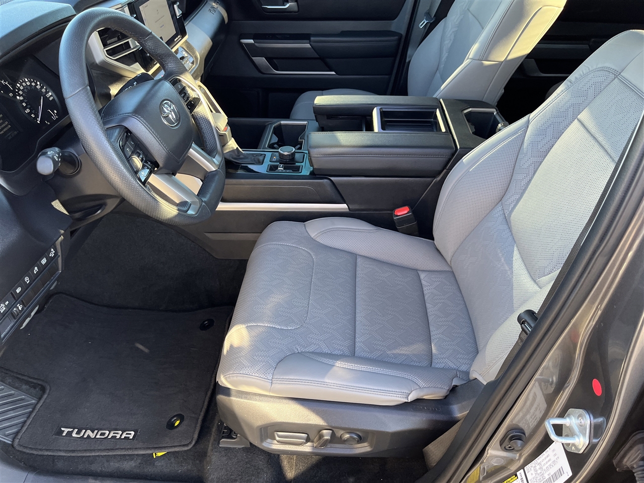 Toyota Tundra 4WD  2024