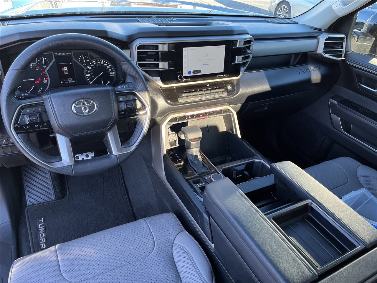 Toyota Tundra 4WD  2024