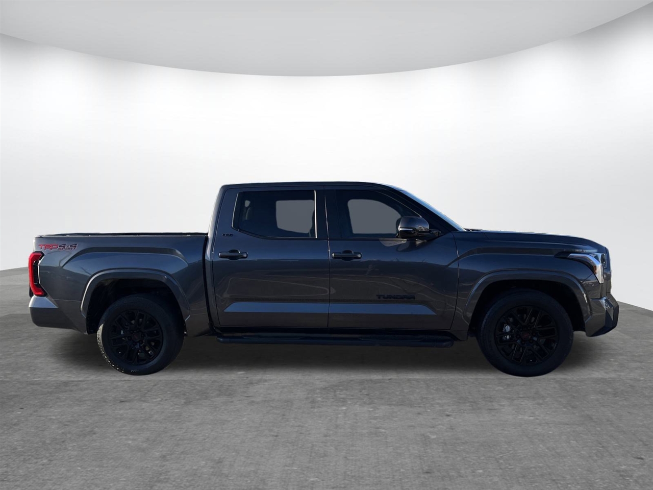 Toyota Tundra 4WD  2024