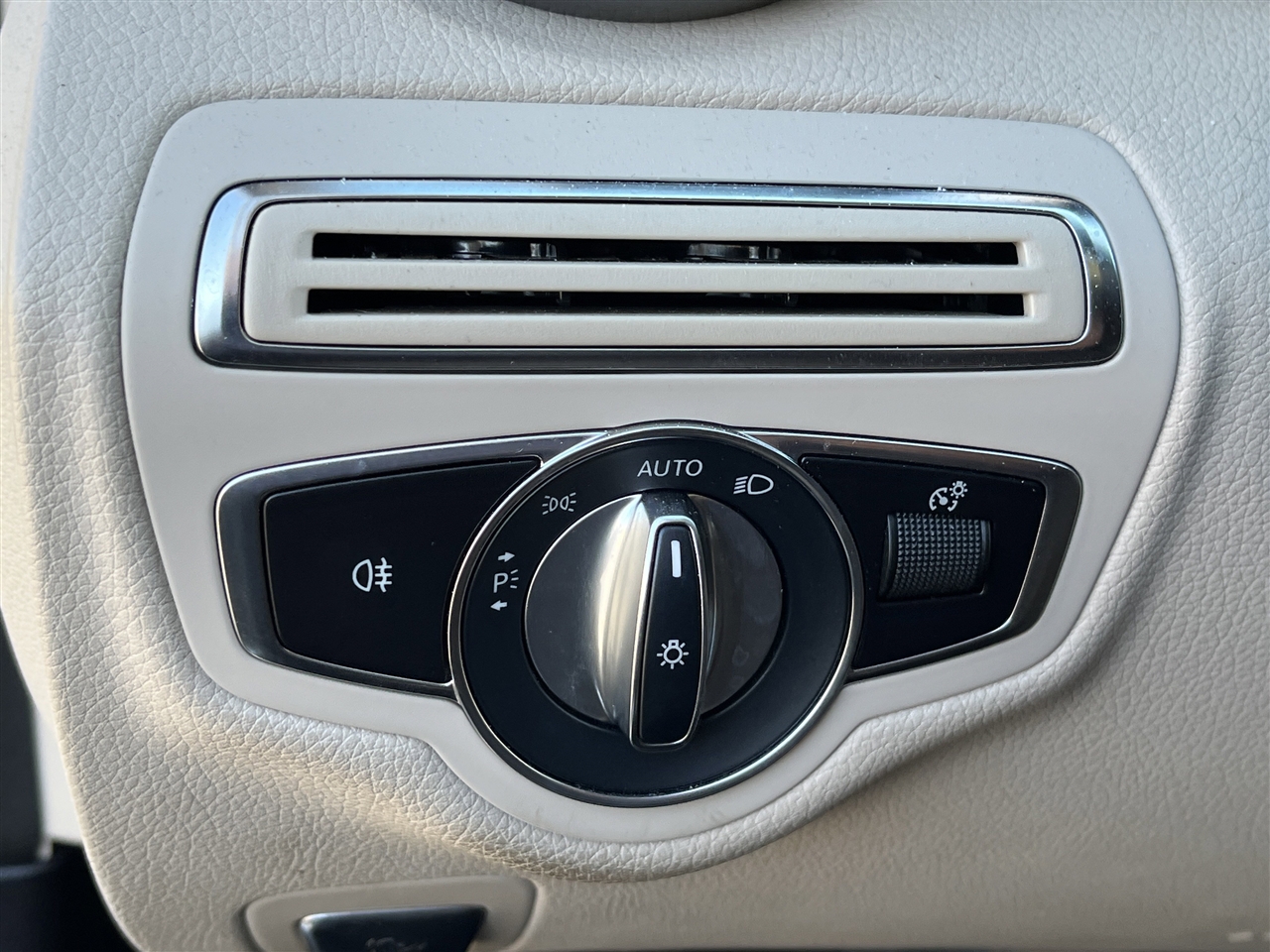 Mercedes-Benz C-Class  2019